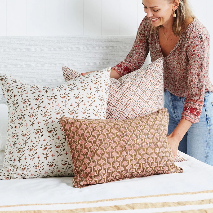 Bedding Walter G | Walter G Rangoli Musk Linen Cushion